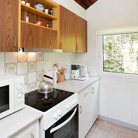 Two-bedroom Holiday In 22
