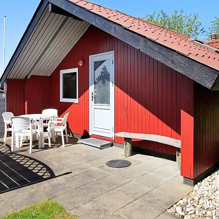 Two-bedroom Holiday In 22